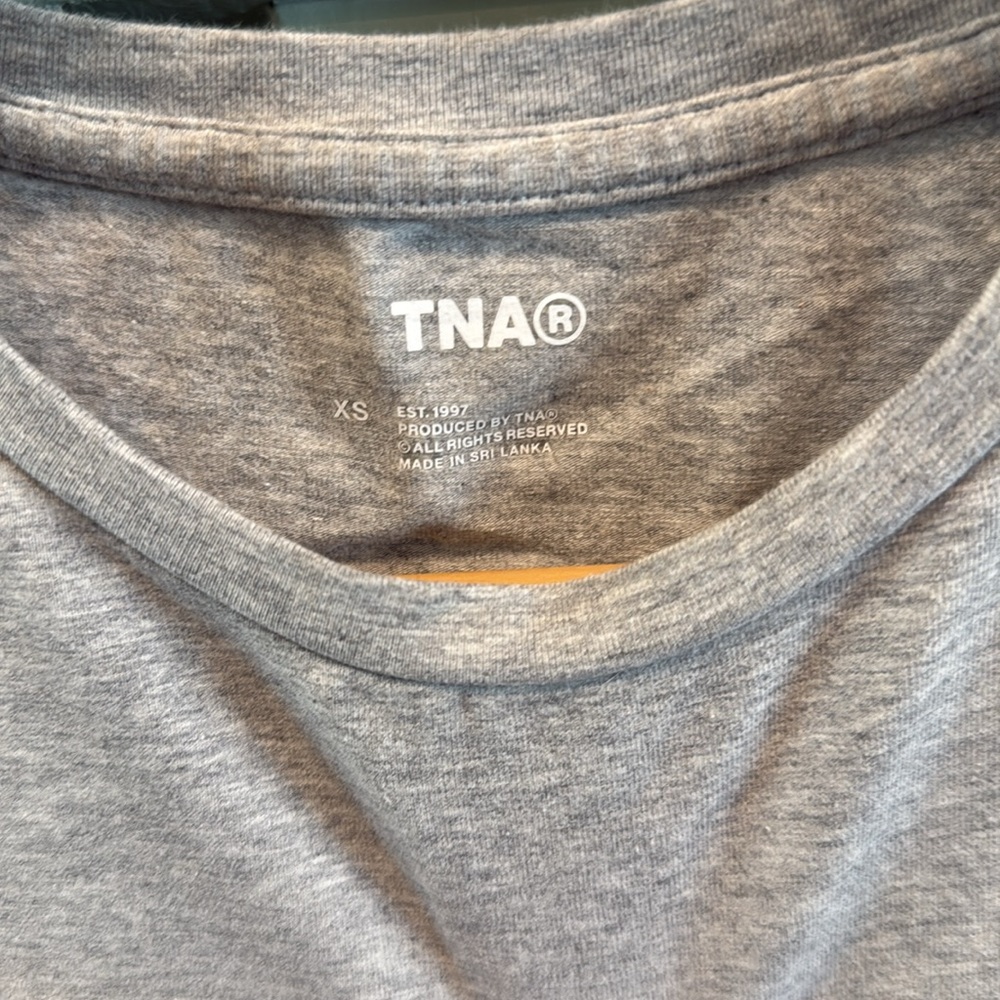 Aritzia - TNA - Hold-it™ Ortiz Cropped T-shirt - - Picture 4 of 5